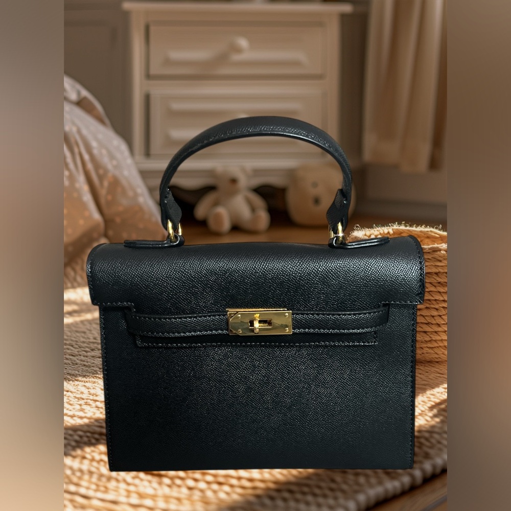 NWOT black gold satchel Kelly structured fashion bag Birkin h style